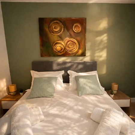 Luna, Saint-cyprien Porto-Vecchio (Corsica)